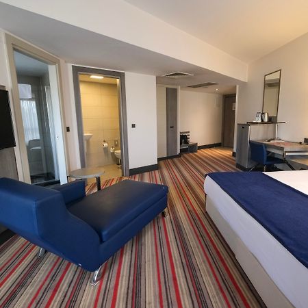 Hotel Ramada Plaza By Wyndham İzmir Extérieur photo