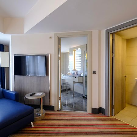 Hotel Ramada Plaza By Wyndham İzmir Extérieur photo