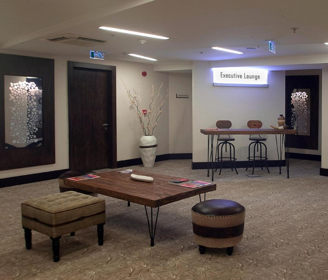 Hotel Ramada Plaza By Wyndham İzmir Chambre photo