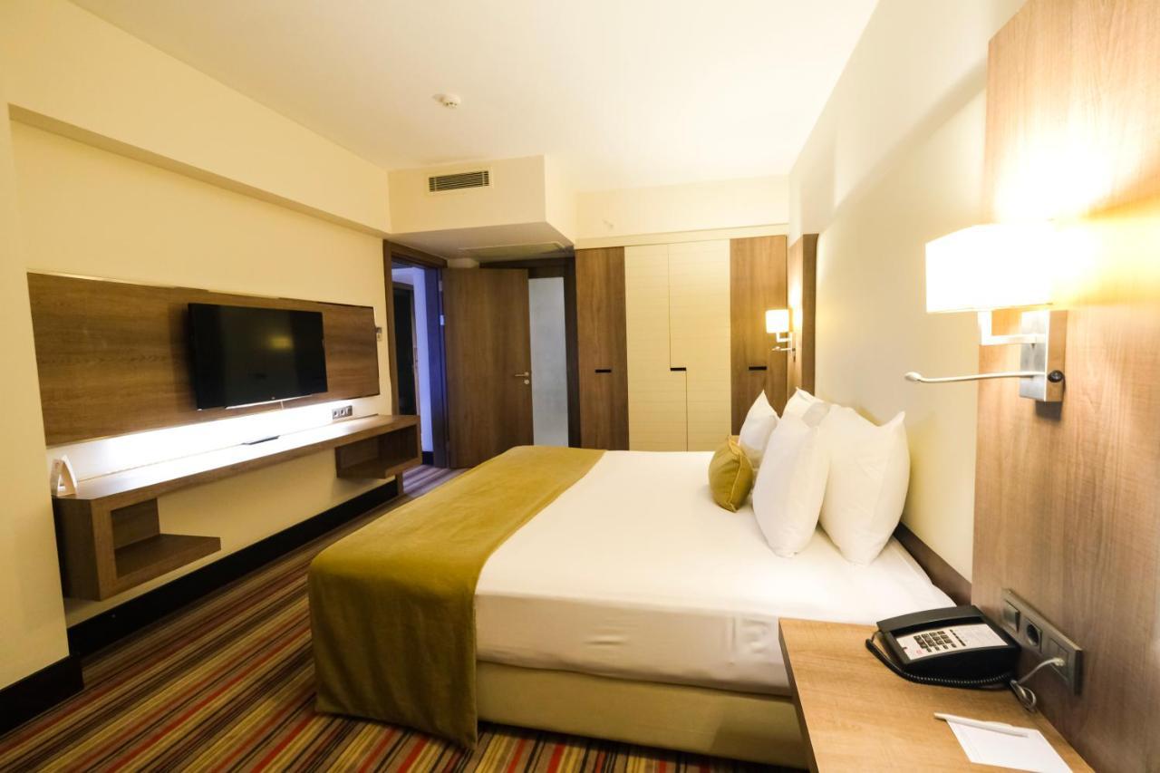 Hotel Ramada Plaza By Wyndham İzmir Extérieur photo
