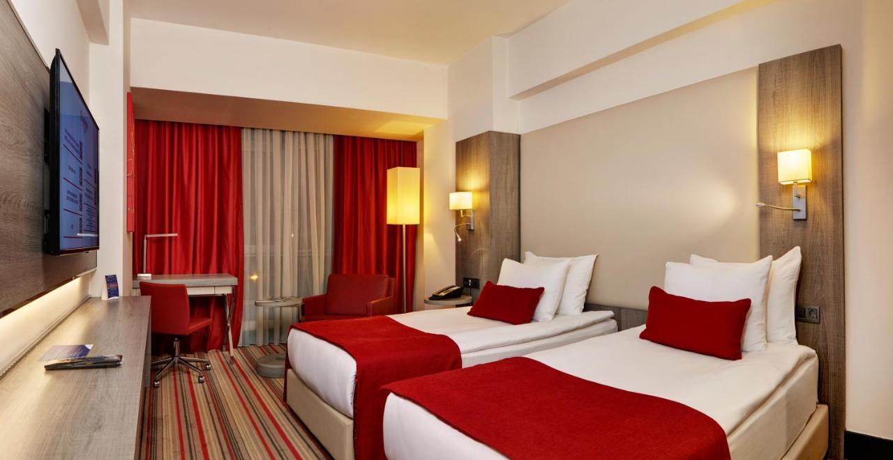 Hotel Ramada Plaza By Wyndham İzmir Extérieur photo
