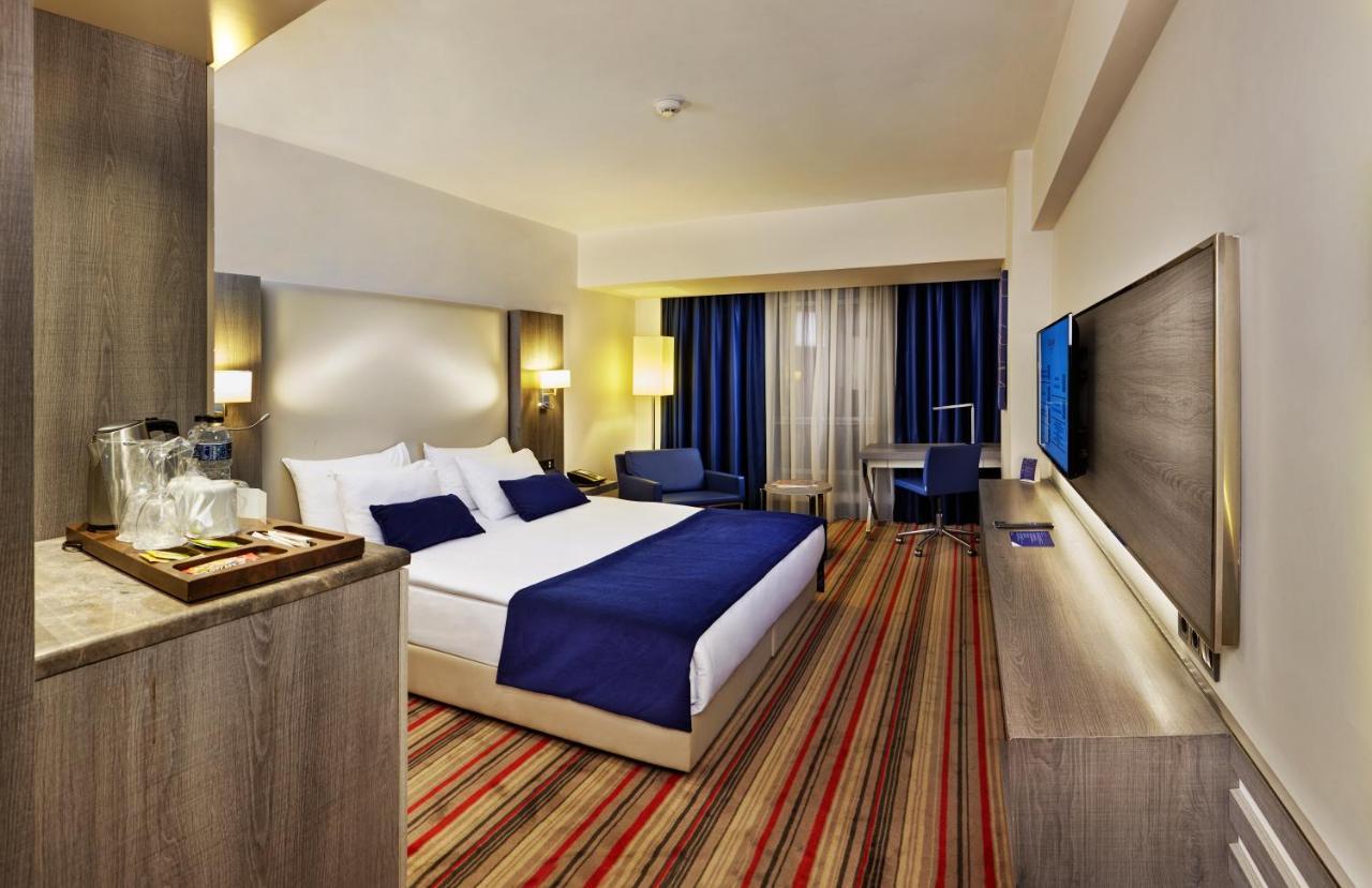 Hotel Ramada Plaza By Wyndham İzmir Extérieur photo