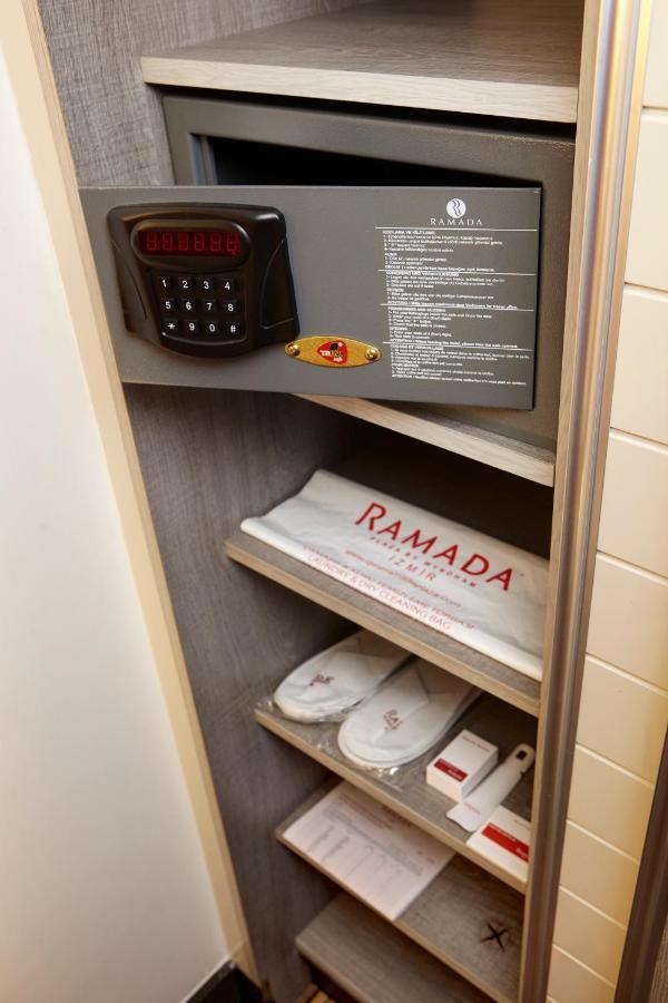 Hotel Ramada Plaza By Wyndham İzmir Extérieur photo