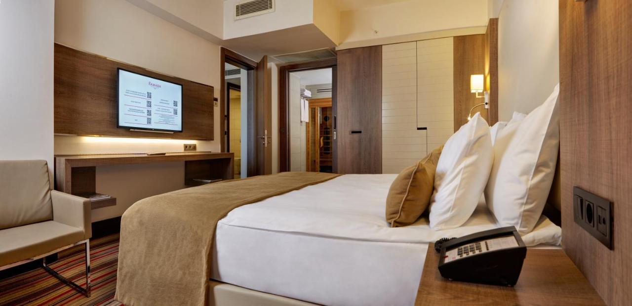 Hotel Ramada Plaza By Wyndham İzmir Extérieur photo