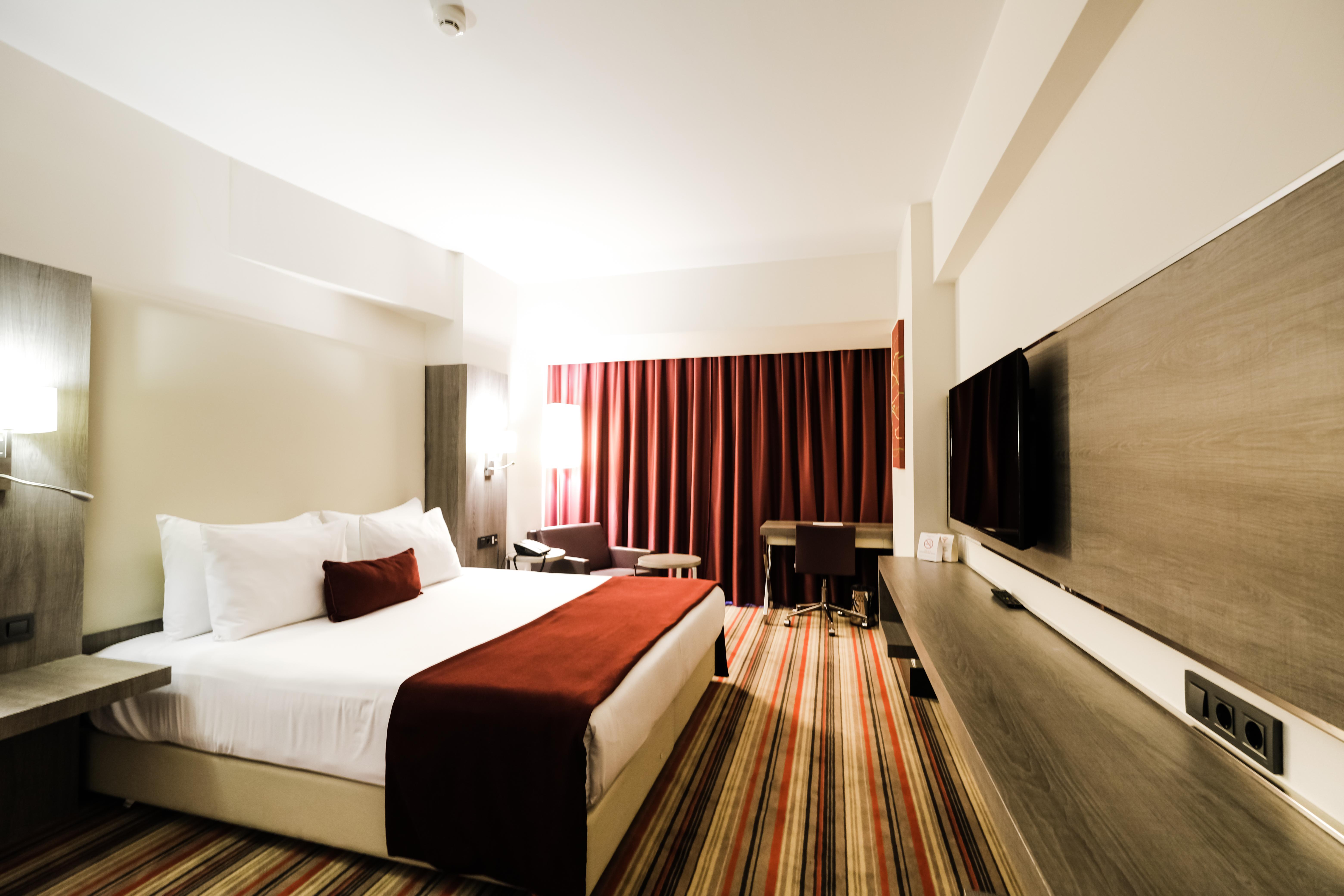Hotel Ramada Plaza By Wyndham İzmir Extérieur photo