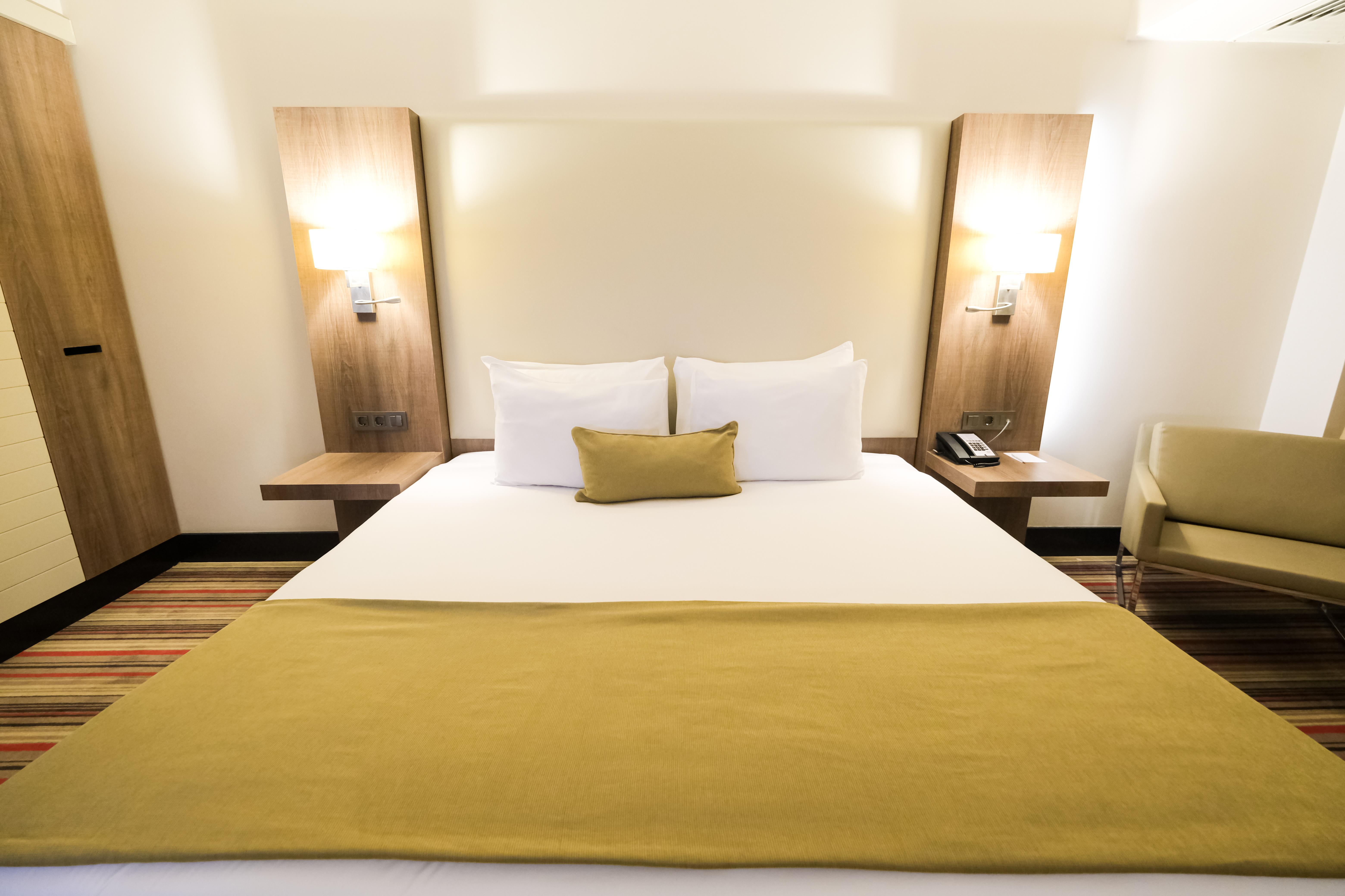 Hotel Ramada Plaza By Wyndham İzmir Extérieur photo