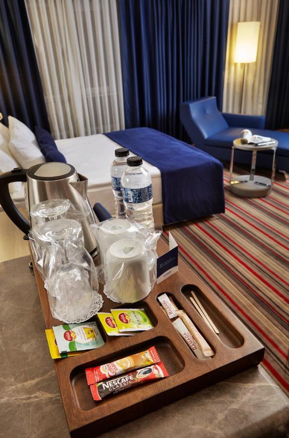 Hotel Ramada Plaza By Wyndham İzmir Extérieur photo