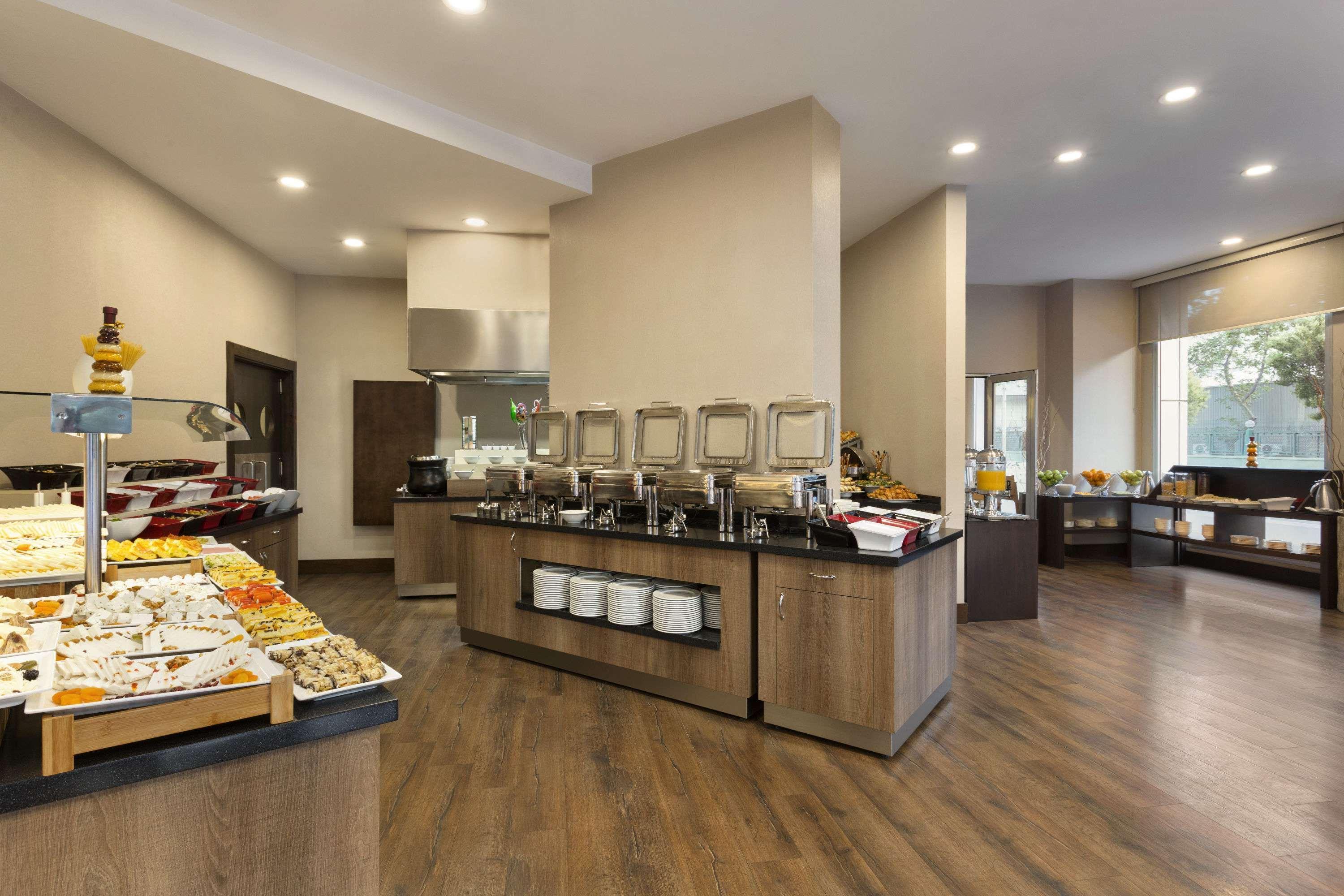 Hotel Ramada Plaza By Wyndham İzmir Extérieur photo