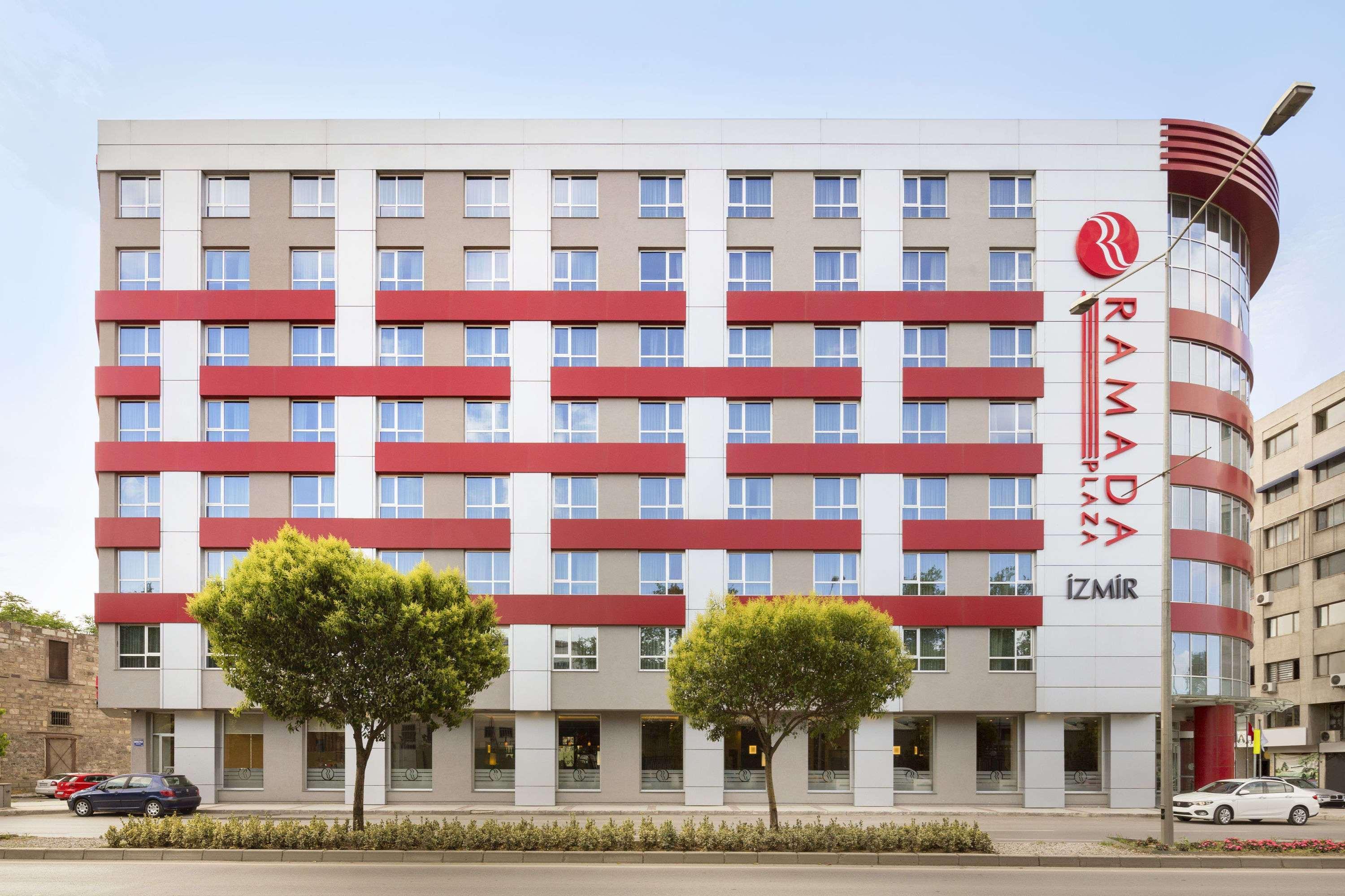 Hotel Ramada Plaza By Wyndham İzmir Extérieur photo