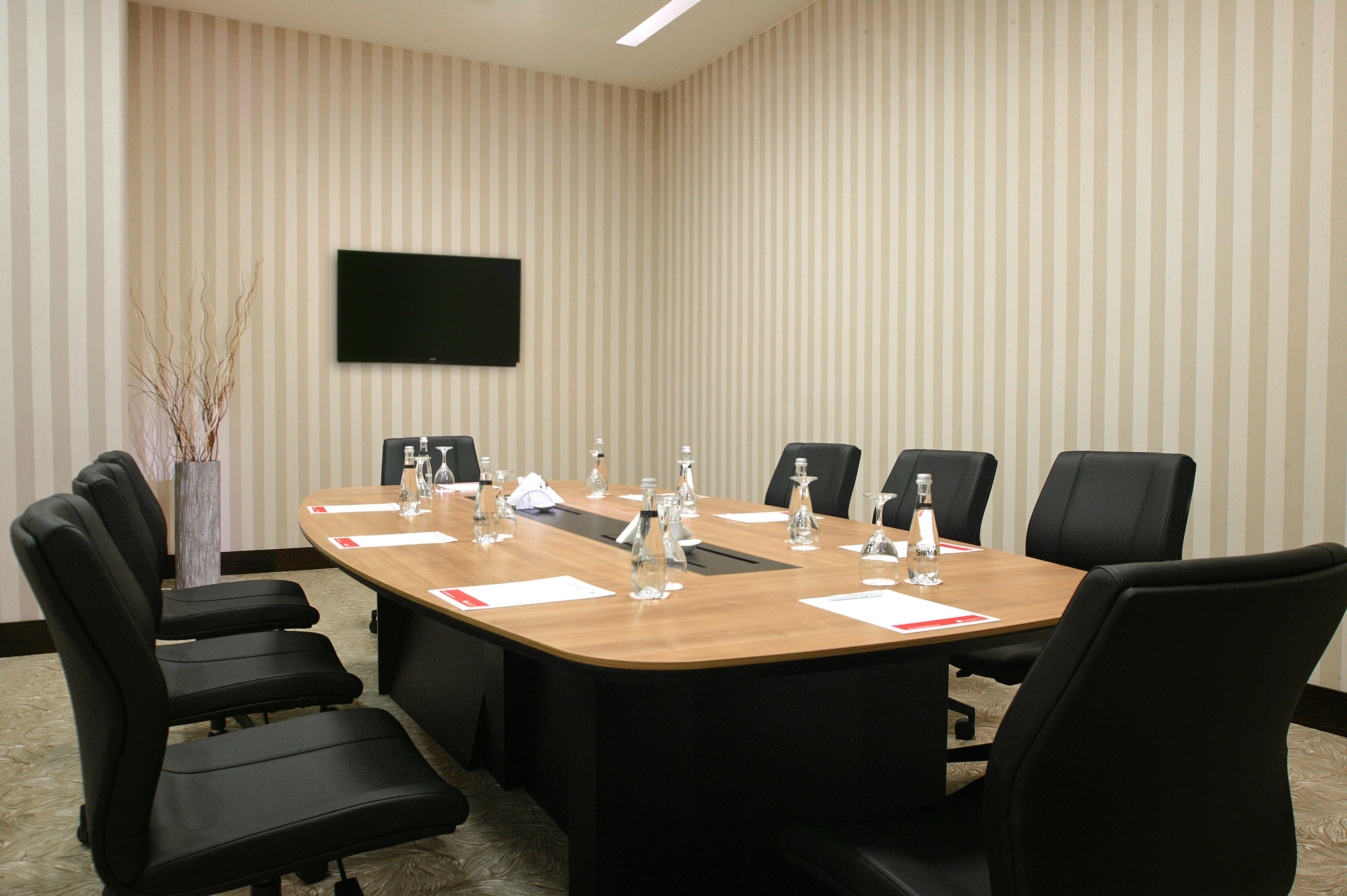 Hotel Ramada Plaza By Wyndham İzmir Extérieur photo