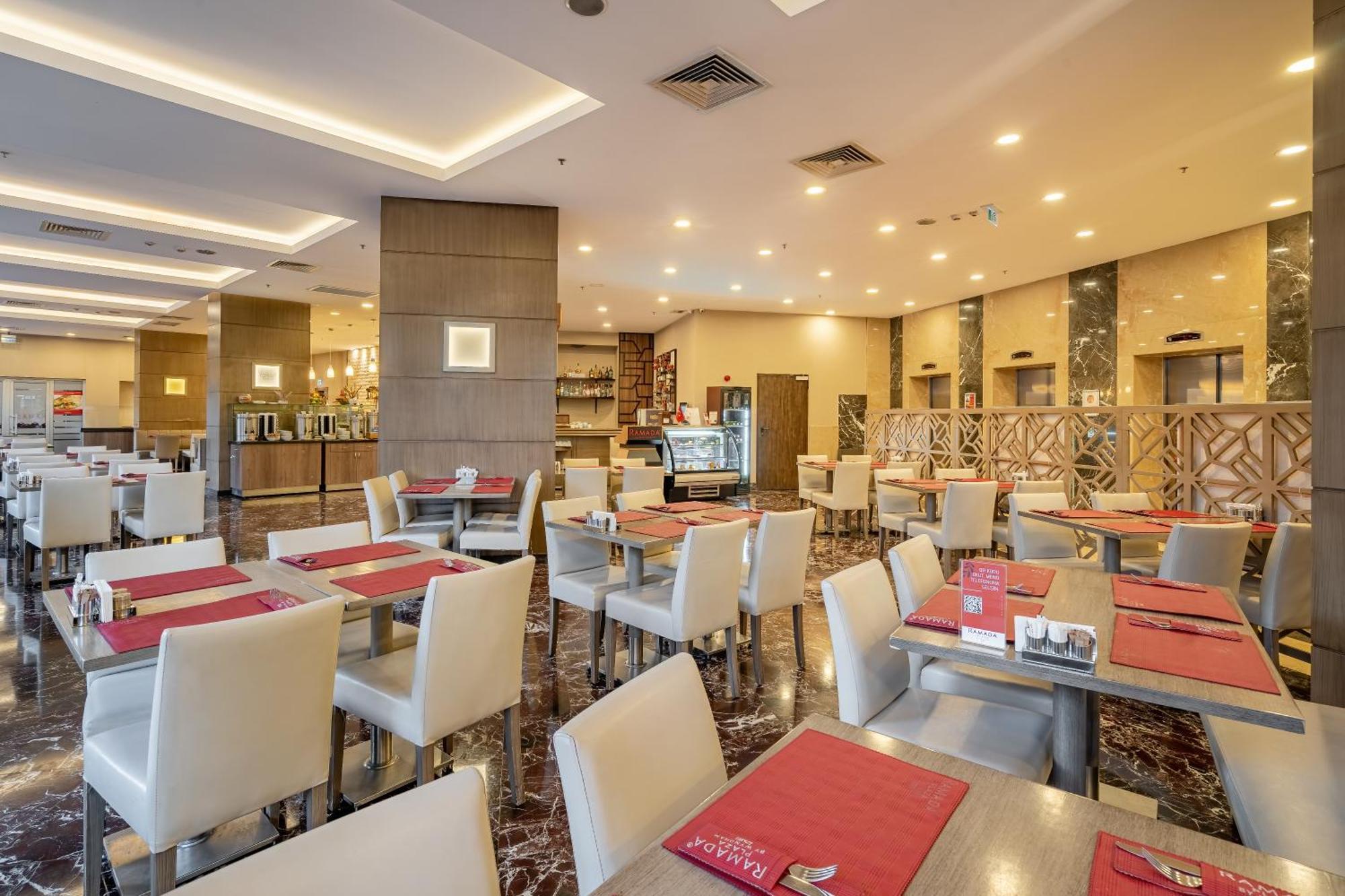 Hotel Ramada Plaza By Wyndham İzmir Extérieur photo