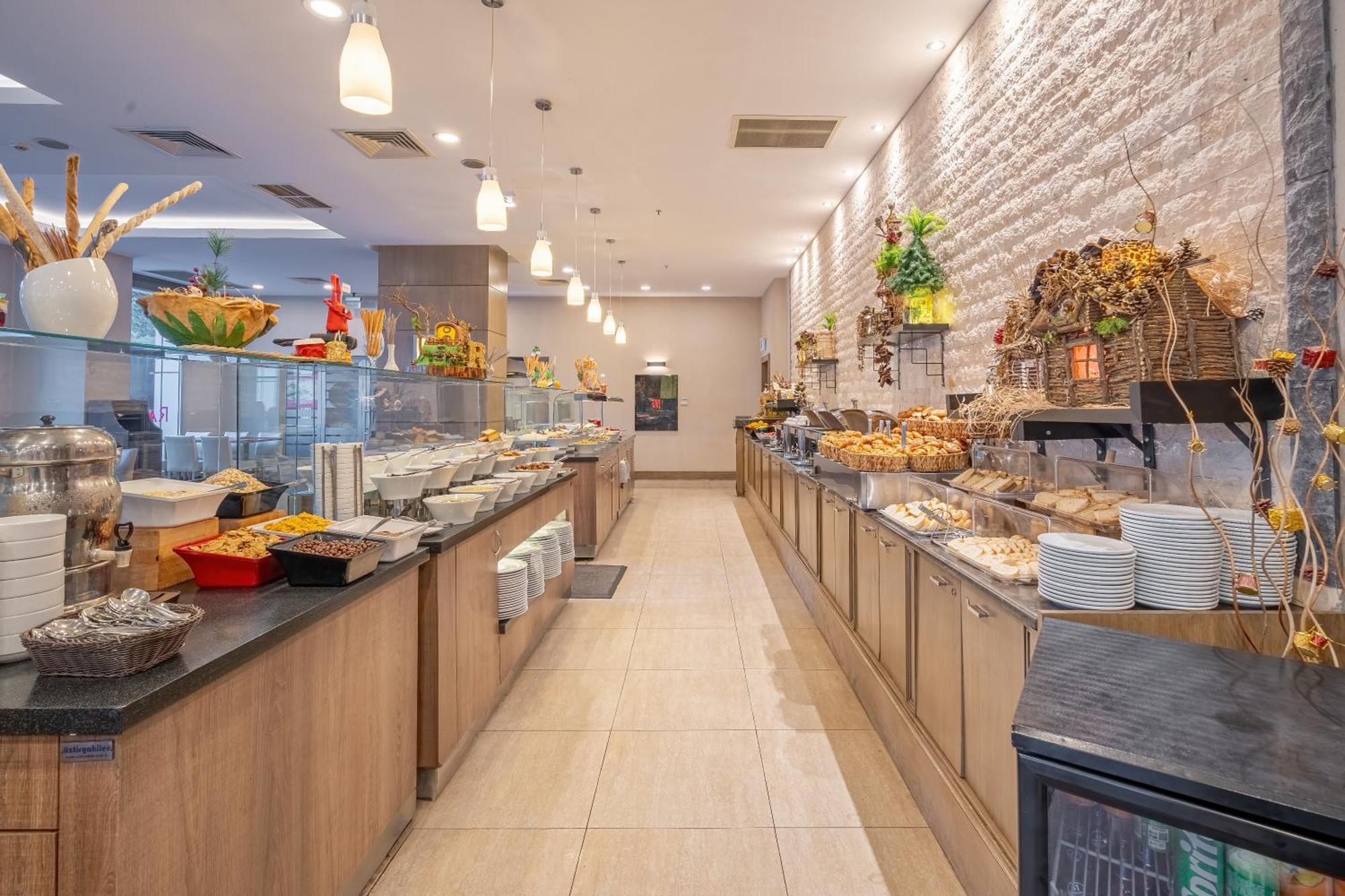 Hotel Ramada Plaza By Wyndham İzmir Extérieur photo